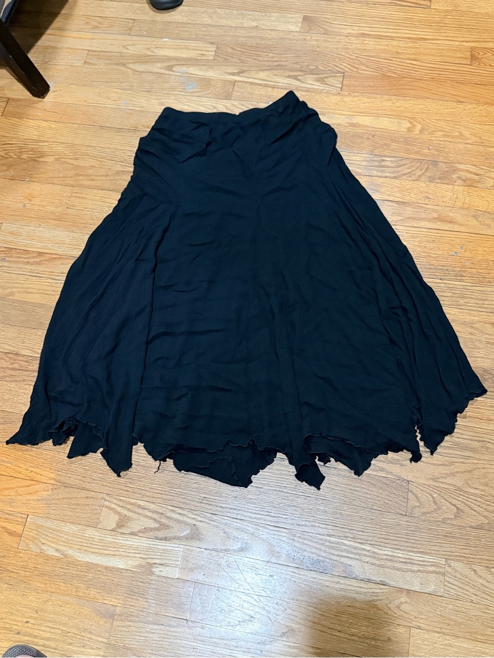 Vintage Serendipity Maui Handkerchief Uneven Hem Black Women's Flowy Midi Skirt